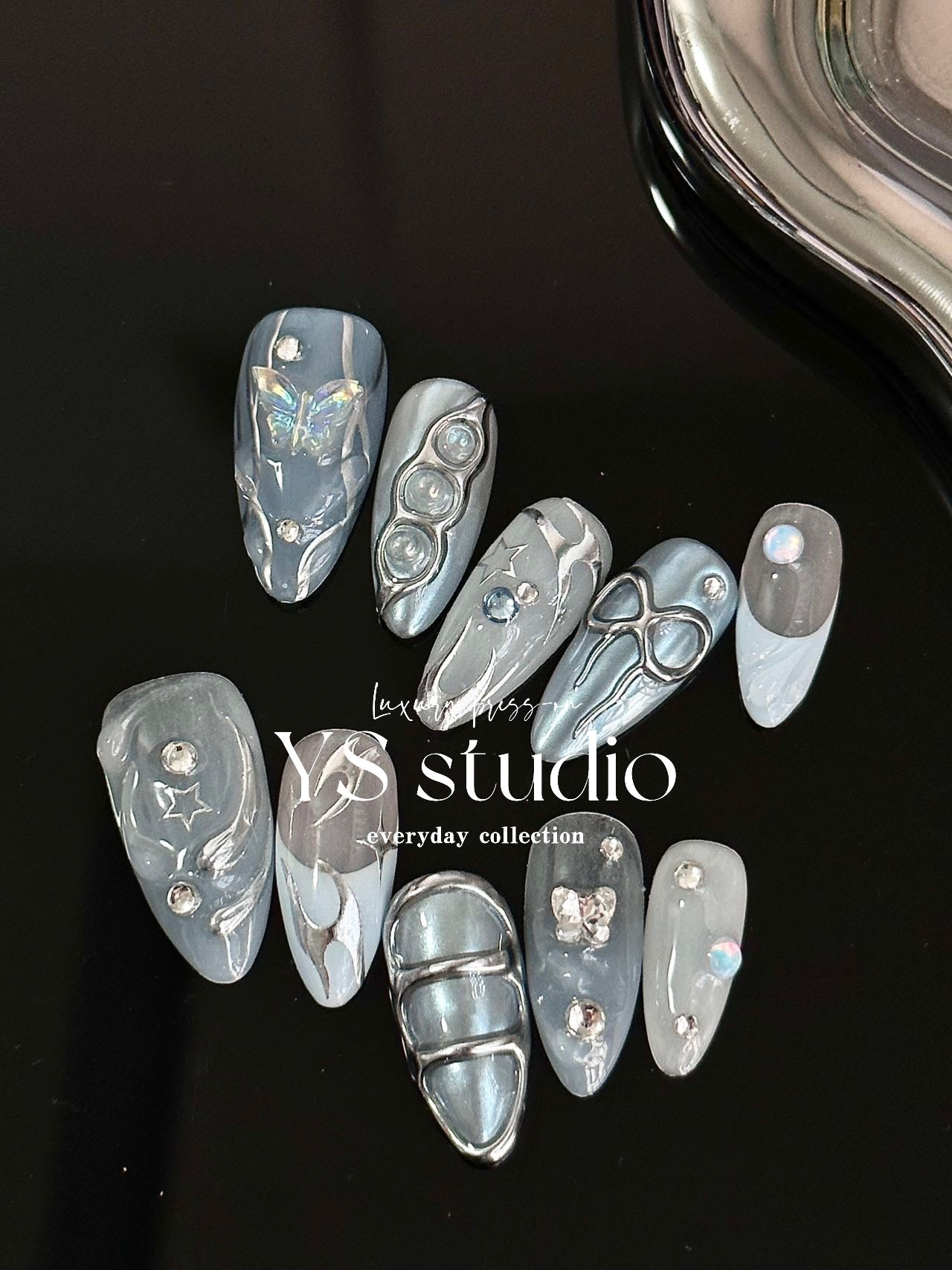 Metallic Silver Galaxy Press-On Nails – Futuristic Elegance in Every Detail