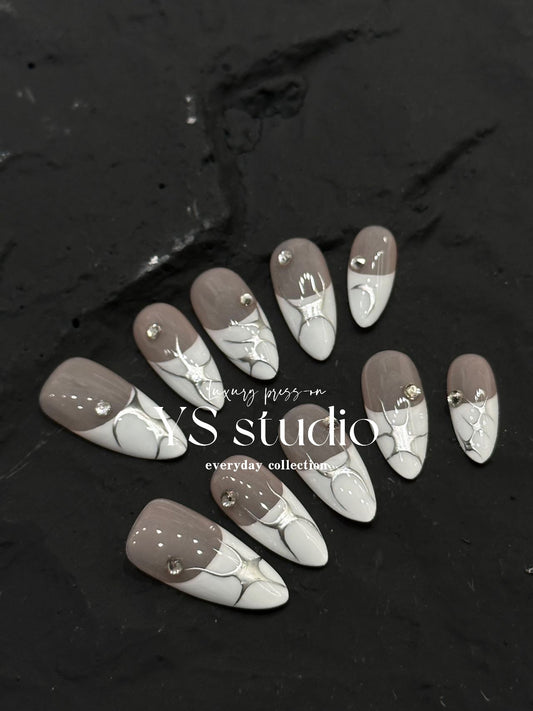 White Marble – Almond Shaped Press-On Nails